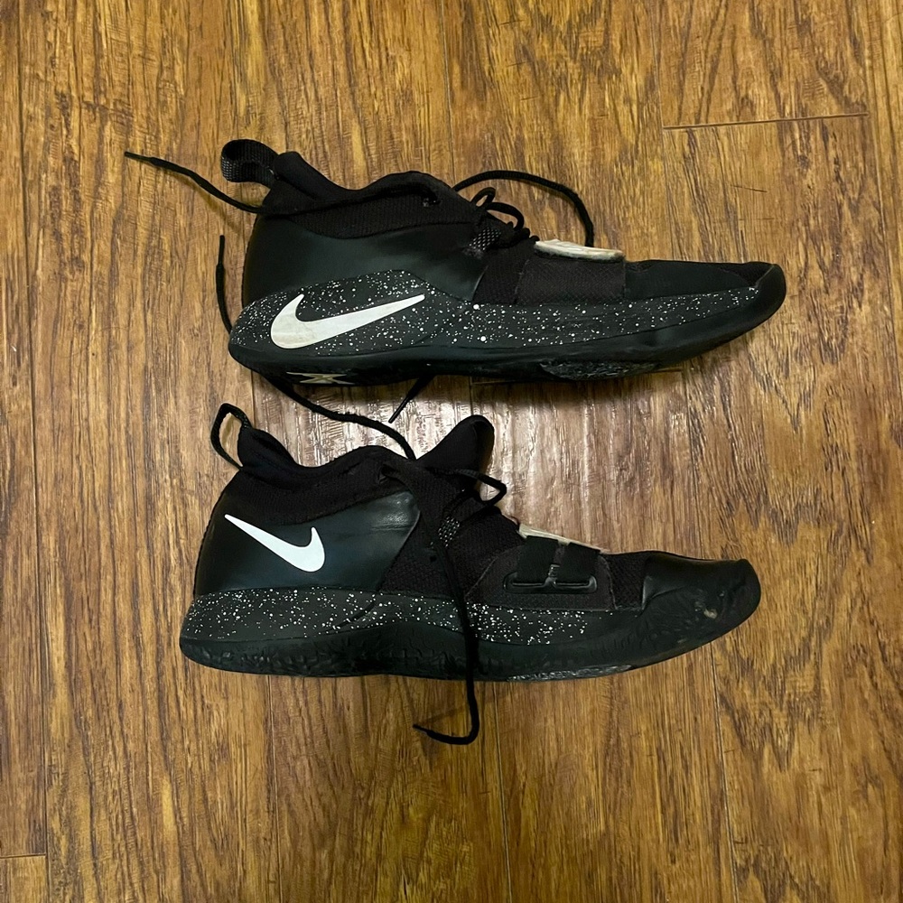 Nike Paul George 1’s Size 13